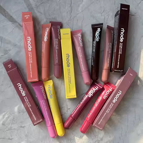 Štýlový obal na iPhone s leskom na pery