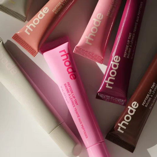 Náhradný lesk na pery do krytu – hydratačný lip gloss s peptidmi